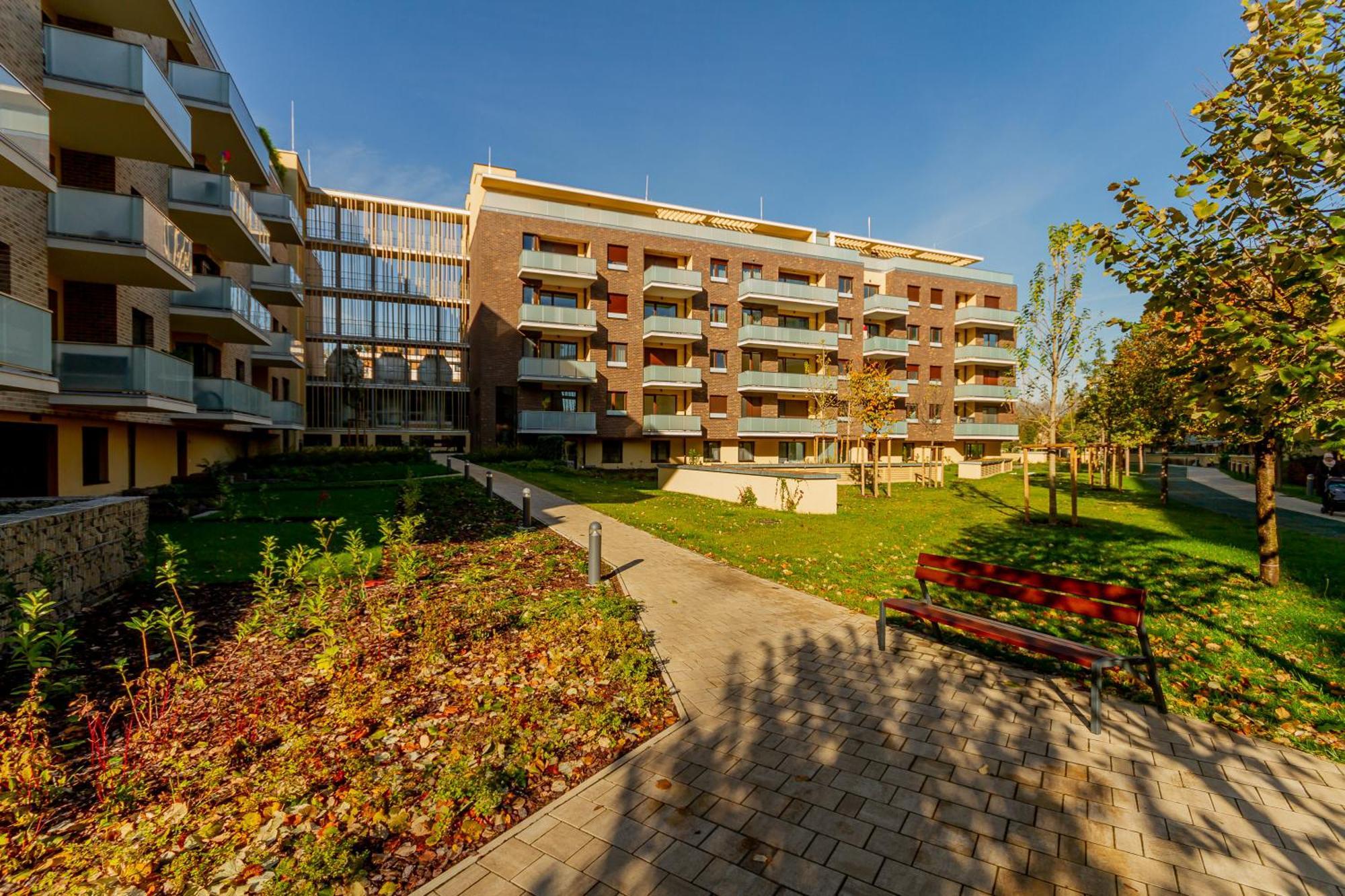 Luxury Cordia Apartment With Free Parking Будапеща Екстериор снимка